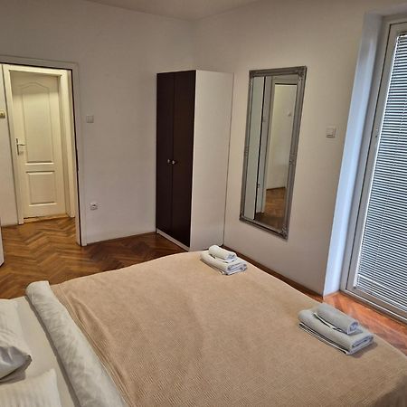 Apartmani Jasmin Nowy Sad Zewnętrze zdjęcie