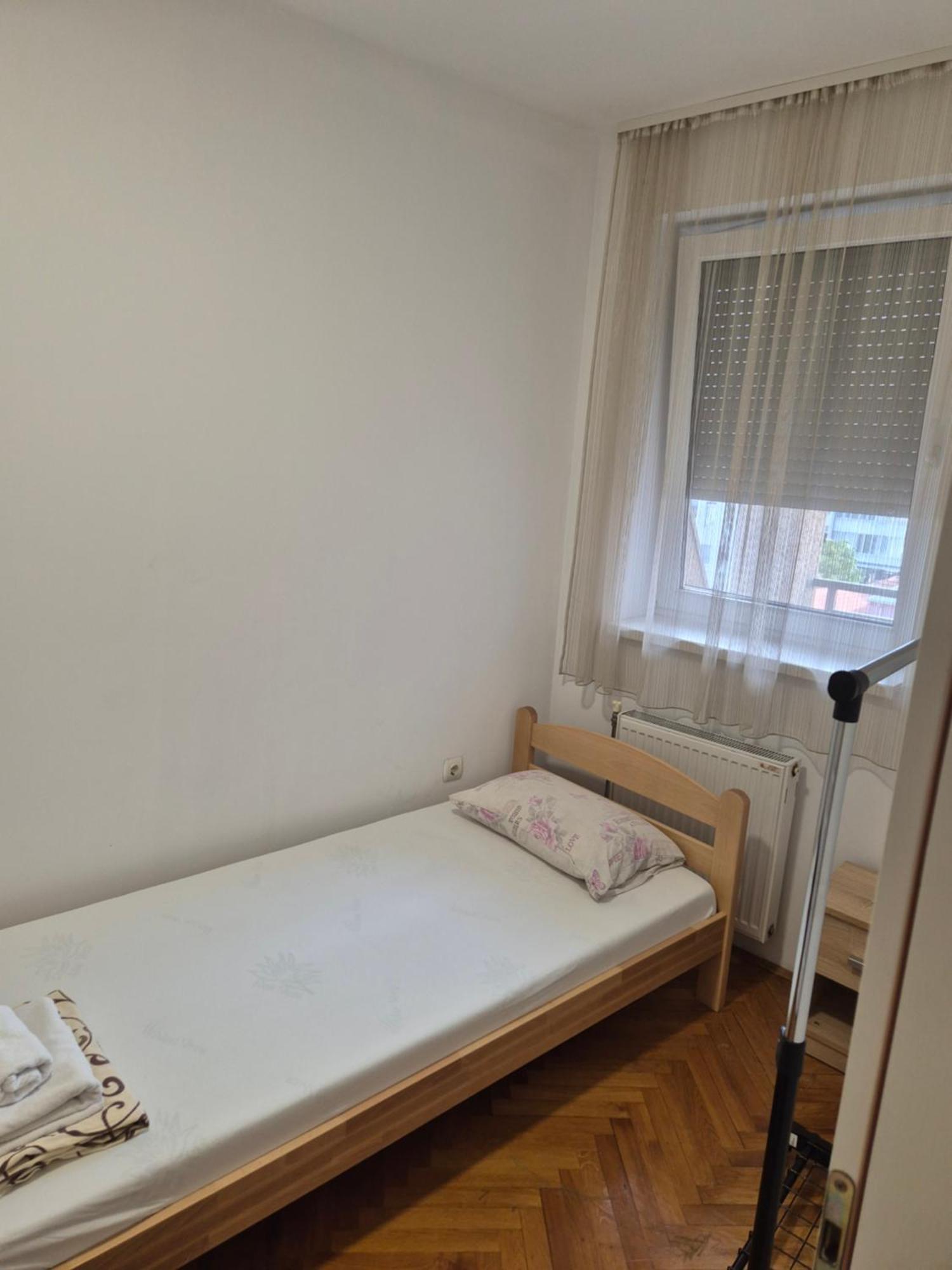 Apartmani Jasmin Nowy Sad Zewnętrze zdjęcie