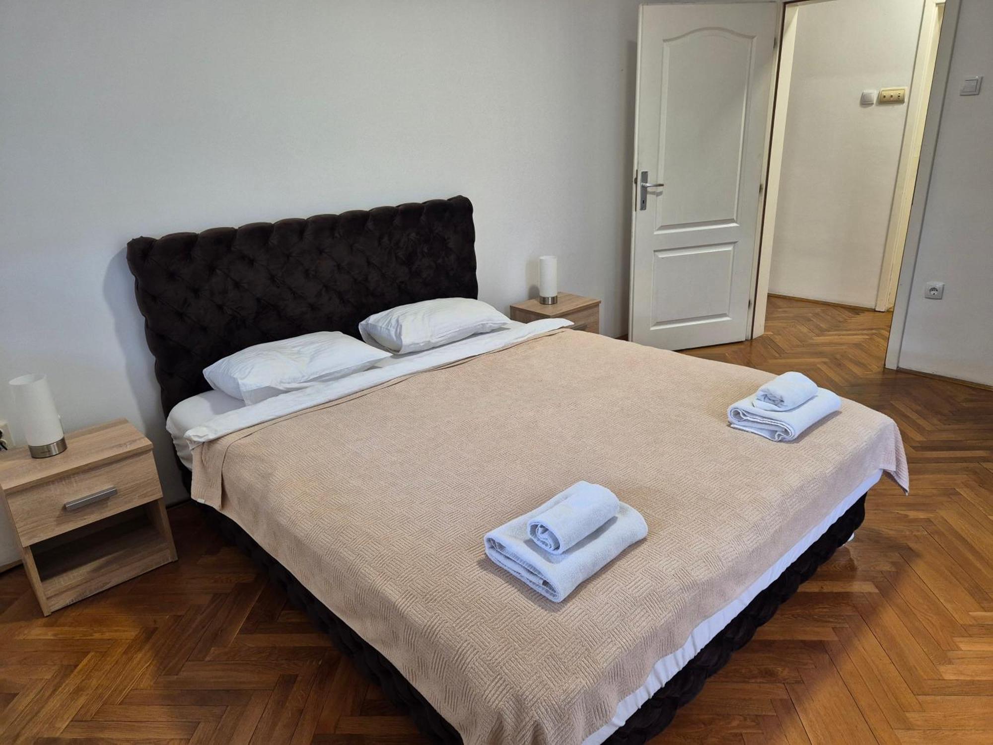 Apartmani Jasmin Nowy Sad Zewnętrze zdjęcie