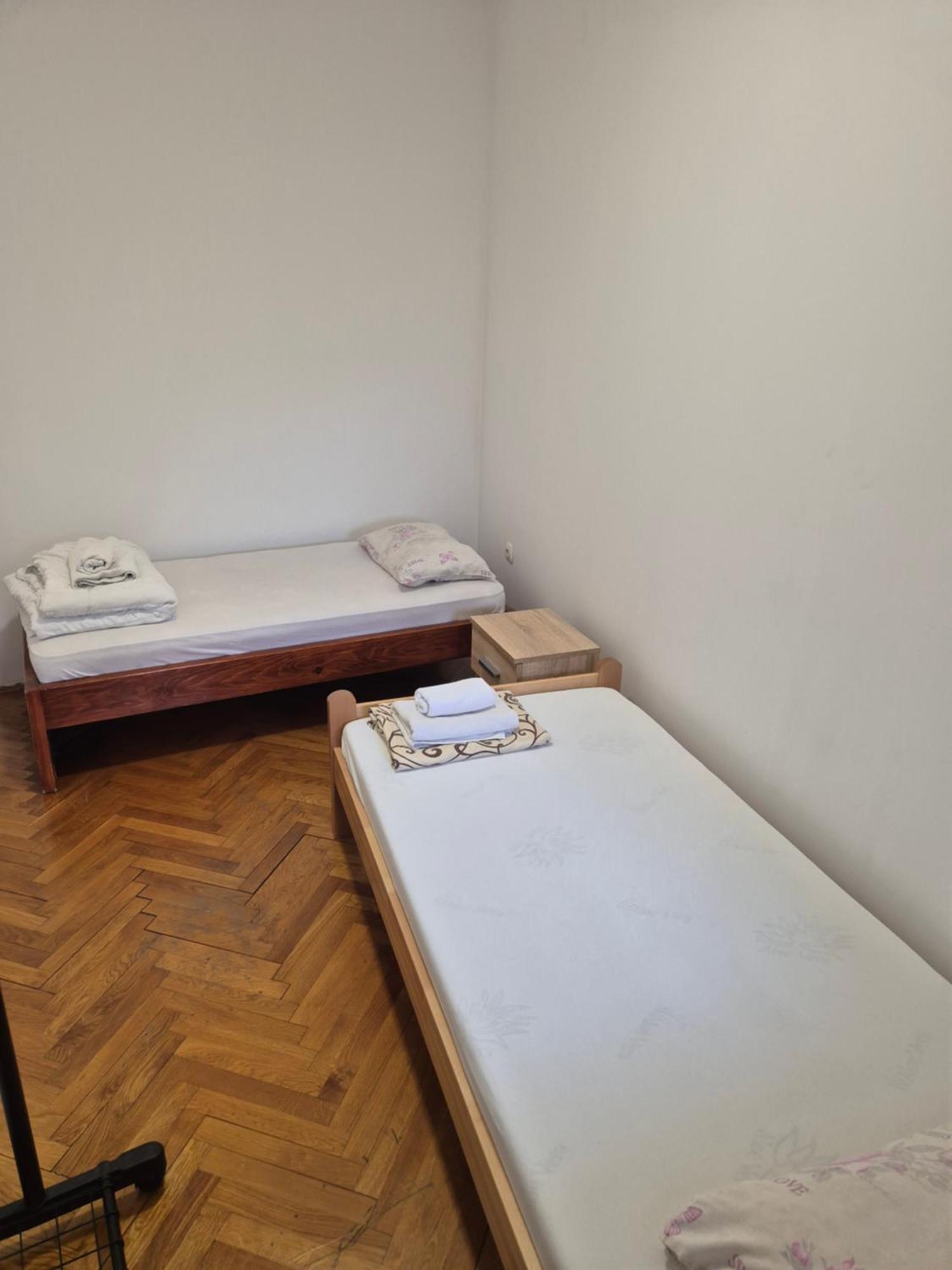 Apartmani Jasmin Nowy Sad Zewnętrze zdjęcie
