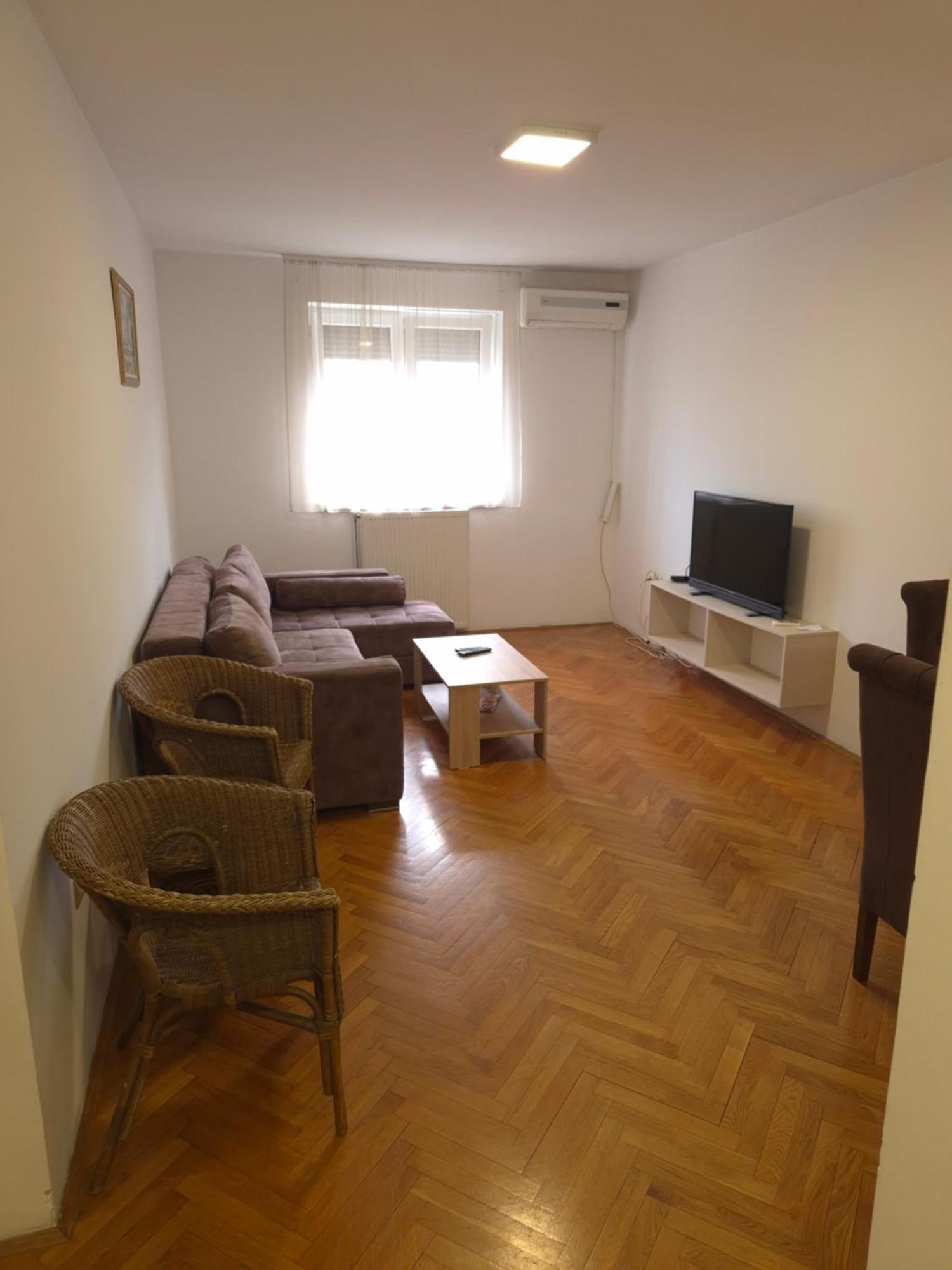 Apartmani Jasmin Nowy Sad Zewnętrze zdjęcie